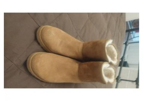 Brand New!! 9.5  Ugg Australia pure ankle boot